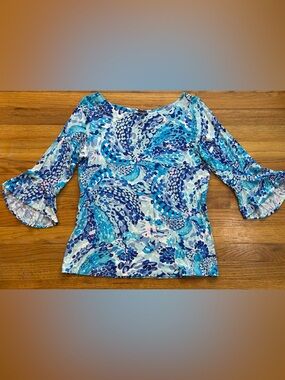 Lilly Pulitzer Medium, Fontaine Bell Sleeve "Wave After Wave" PTP 18.5" like new